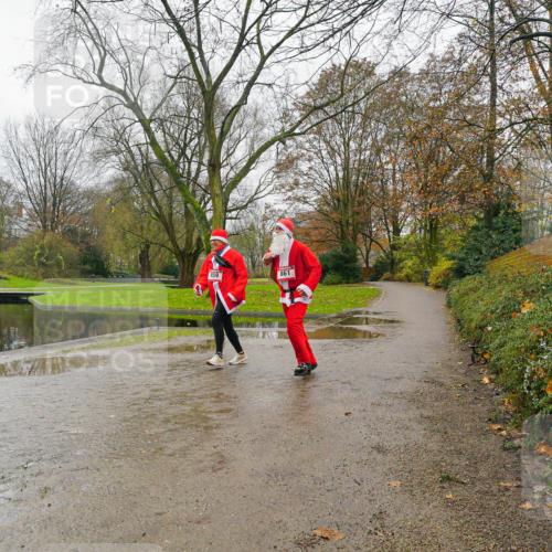 07.12.2025 - St. Pauli X-Mass-Run No. 15 Michael Burmester http://msf.ph/oto/9426887 07.12.2025 10:56:02 Laufen 859, 861 meine-sportfotos.de