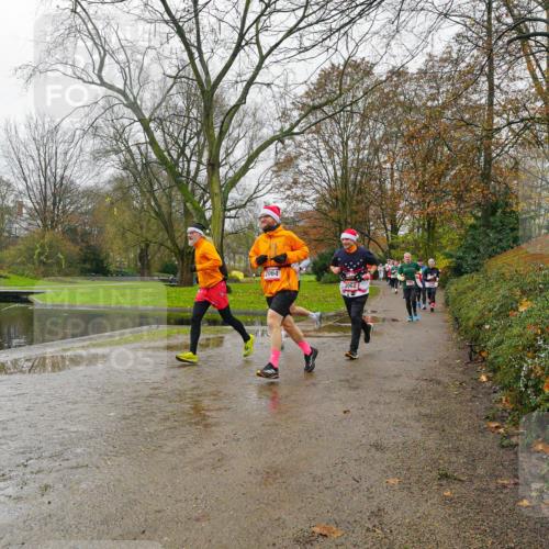 07.12.2025 - St. Pauli X-Mass-Run No. 15 Michael Burmester http://msf.ph/oto/9426972 07.12.2025 11:02:05 Laufen 2064, 2062 meine-sportfotos.de