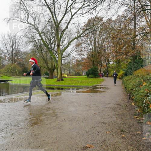 07.12.2025 - St. Pauli X-Mass-Run No. 15 Michael Burmester http://msf.ph/oto/9426985 07.12.2025 11:02:25 Laufen  meine-sportfotos.de