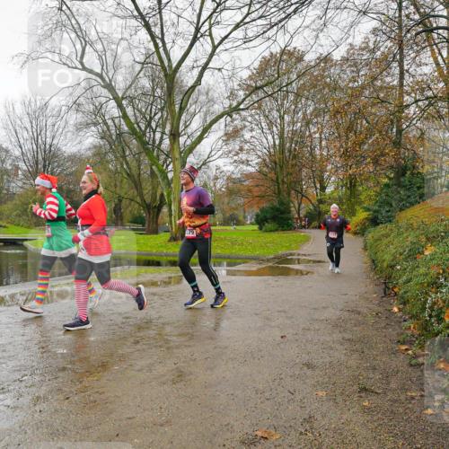 07.12.2025 - St. Pauli X-Mass-Run No. 15 Michael Burmester http://msf.ph/oto/9427002 07.12.2025 11:02:59 Laufen 379 meine-sportfotos.de