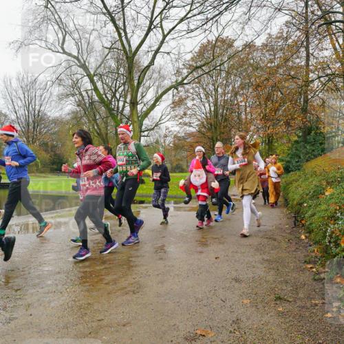 07.12.2025 - St. Pauli X-Mass-Run No. 15 Michael Burmester http://msf.ph/oto/9427022 07.12.2025 11:03:46 Laufen 2386, 142, 071, 2388 meine-sportfotos.de