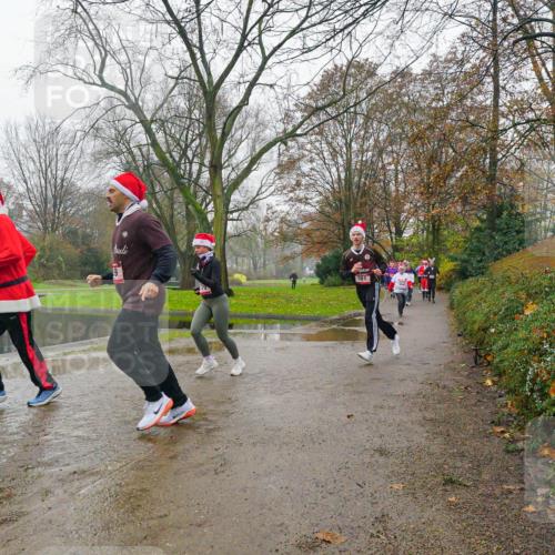 07.12.2025 - St. Pauli X-Mass-Run No. 15 Michael Burmester http://msf.ph/oto/9427149 07.12.2025 11:06:48 Laufen 679, 581 meine-sportfotos.de
