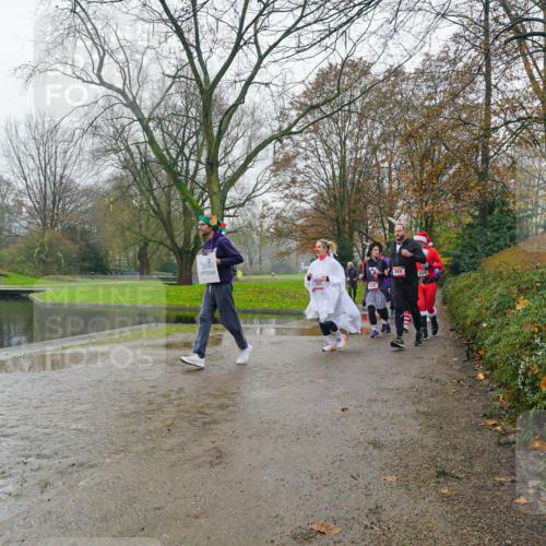 07.12.2025 - St. Pauli X-Mass-Run No. 15 Michael Burmester http://msf.ph/oto/9427152 07.12.2025 11:06:56 Laufen 101, 869, 864 meine-sportfotos.de