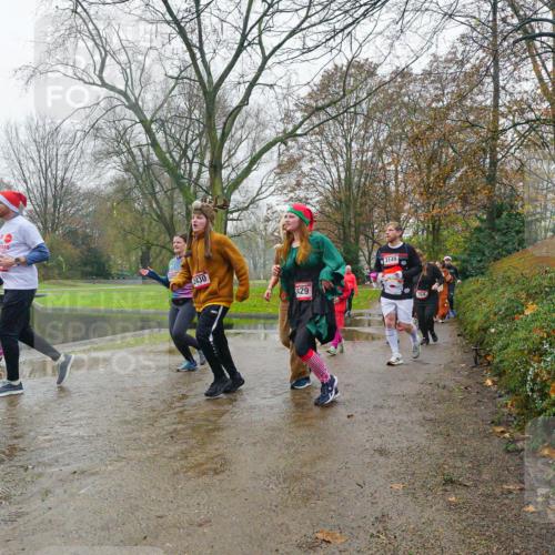 07.12.2025 - St. Pauli X-Mass-Run No. 15 Michael Burmester http://msf.ph/oto/9427167 07.12.2025 11:07:12 Laufen 2430, 429, 3149 meine-sportfotos.de
