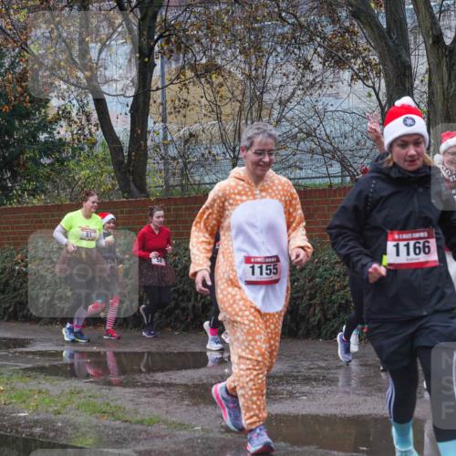 07.12.2025 - St. Pauli X-Mass-Run No. 15 Michael Burmester http://msf.ph/oto/9427326 07.12.2025 10:24:30 Laufen 1267, 81, 1155, 1166, 1415 meine-sportfotos.de