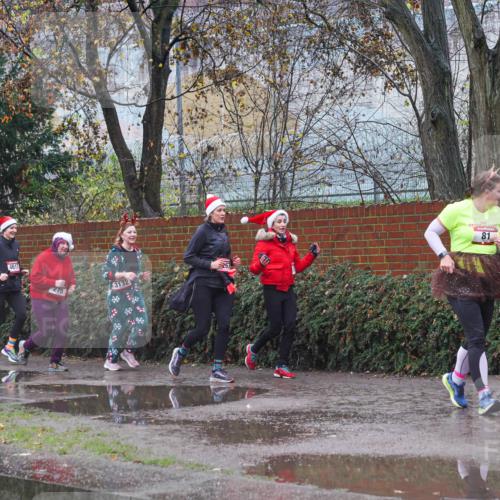 07.12.2025 - St. Pauli X-Mass-Run No. 15 Michael Burmester http://msf.ph/oto/9427333 07.12.2025 10:24:33 Laufen 1758, 4617, 3132, 81, 2488 meine-sportfotos.de