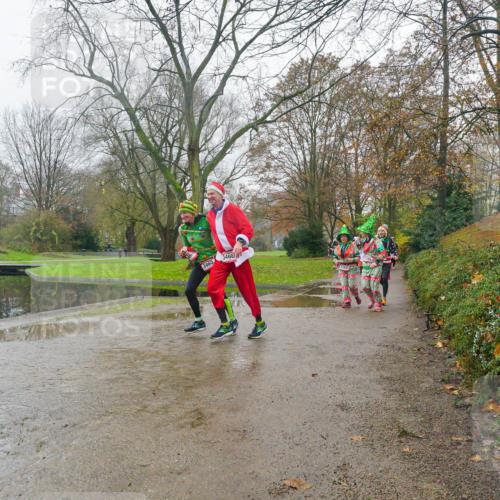 07.12.2025 - St. Pauli X-Mass-Run No. 15 Michael Burmester http://msf.ph/oto/9427399 07.12.2025 11:22:15 Laufen 3465, 3466 meine-sportfotos.de
