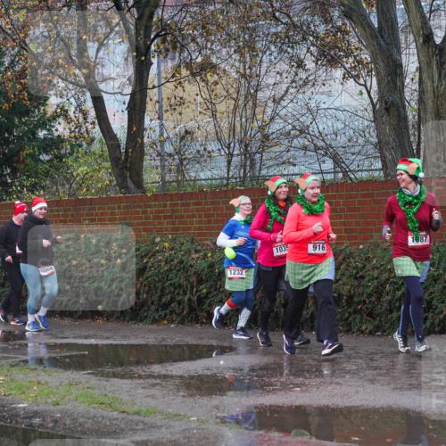 07.12.2025 - St. Pauli X-Mass-Run No. 15 Michael Burmester http://msf.ph/oto/9427474 07.12.2025 10:25:45 Laufen 1232, 1035, 916, 1987 meine-sportfotos.de