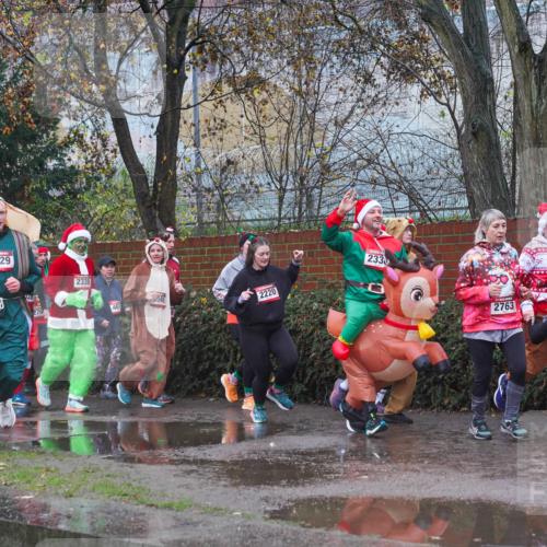 07.12.2025 - St. Pauli X-Mass-Run No. 15 Michael Burmester http://msf.ph/oto/9427492 07.12.2025 10:25:58 Laufen 215, 2574, 4229, 1, 28, 2339, 2220, 233, 2763, 2340 meine-sportfotos.de