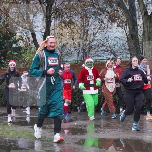 07.12.2025 - St. Pauli X-Mass-Run No. 15 Michael Burmester http://msf.ph/oto/9427497 07.12.2025 10:25:59 Laufen 517, 152, 16, 4229, 2339, 25, 3598, 2028, 2216, 2158, 2220 meine-sportfotos.de