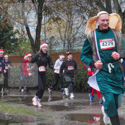07.12.2025 - St. Pauli X-Mass-Run No. 15 Michael Burmester http://msf.ph/oto/9427502 07.12.2025 10:26:01 Laufen 1517, 515, 1521, 2158, 2574, 4229, 4619, 3598 meine-sportfotos.de