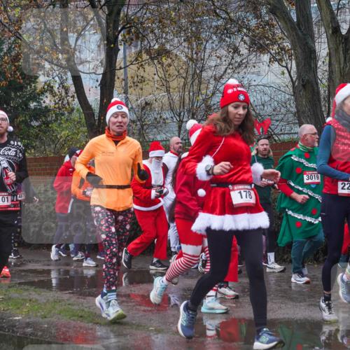 07.12.2025 - St. Pauli X-Mass-Run No. 15 Michael Burmester http://msf.ph/oto/9427554 07.12.2025 10:26:23 Laufen 4615, 486, 3101, 4879, 178, 3019, 2235, 5 meine-sportfotos.de