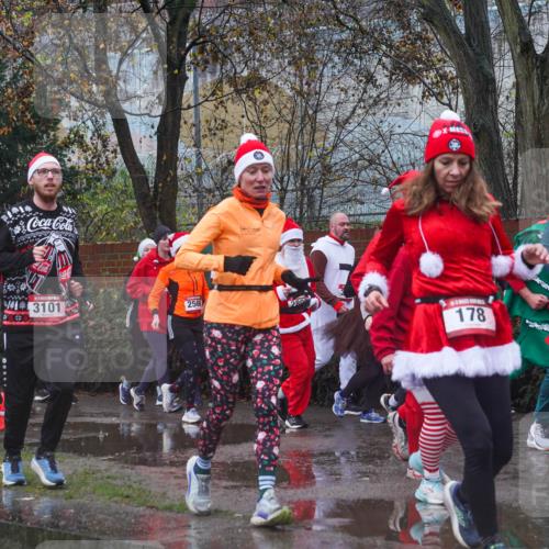 07.12.2025 - St. Pauli X-Mass-Run No. 15 Michael Burmester http://msf.ph/oto/9427556 07.12.2025 10:26:24 Laufen 4615, 2496, 3101, 2566, 280, 178, 01, 2235, 224 meine-sportfotos.de