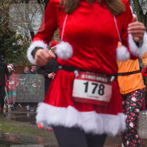 07.12.2025 - St. Pauli X-Mass-Run No. 15 Michael Burmester http://msf.ph/oto/9427562 07.12.2025 10:26:26 Laufen 157, 231, 2802, 486, 178 meine-sportfotos.de