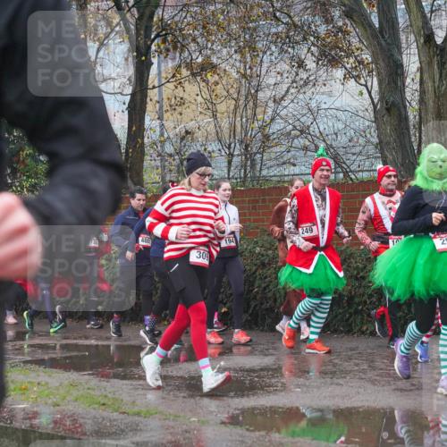 07.12.2025 - St. Pauli X-Mass-Run No. 15 Michael Burmester http://msf.ph/oto/9427592 07.12.2025 10:26:36 Laufen 4881, 309, 194, 249, 10, 282 meine-sportfotos.de