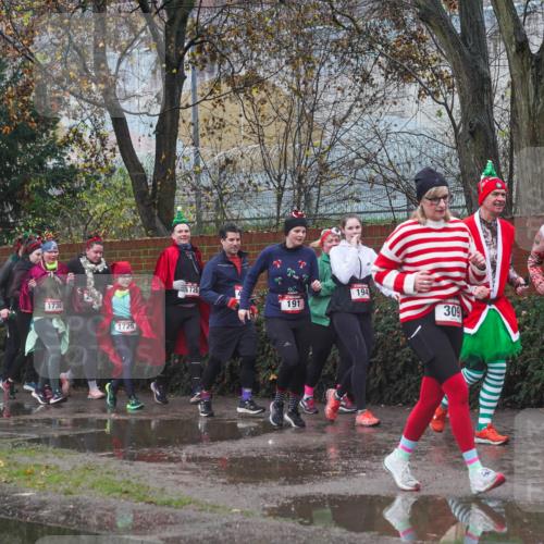07.12.2025 - St. Pauli X-Mass-Run No. 15 Michael Burmester http://msf.ph/oto/9427594 07.12.2025 10:26:36 Laufen 2682, 1730, 1729, 2, 1726, 194, 10, 282, 191, 309 meine-sportfotos.de