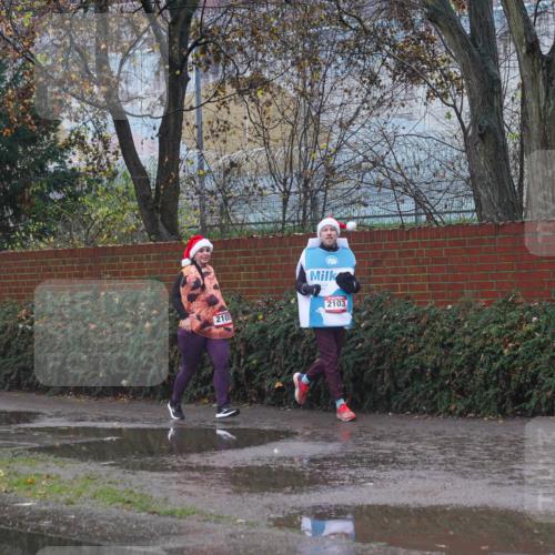 07.12.2025 - St. Pauli X-Mass-Run No. 15 Michael Burmester http://msf.ph/oto/9427606 07.12.2025 10:26:48 Laufen 2105, 2103 meine-sportfotos.de