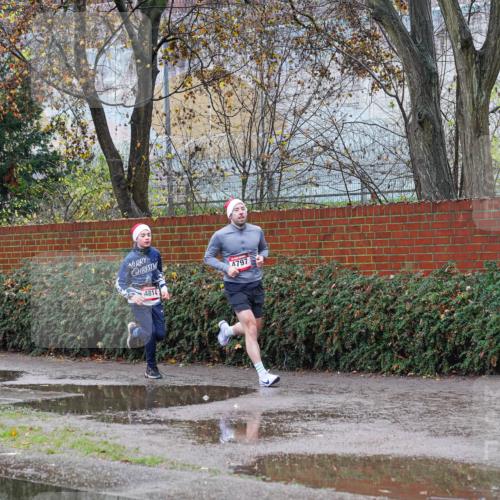 07.12.2025 - St. Pauli X-Mass-Run No. 15 Michael Burmester http://msf.ph/oto/9427705 07.12.2025 10:38:24 Laufen 4814, 4797 meine-sportfotos.de