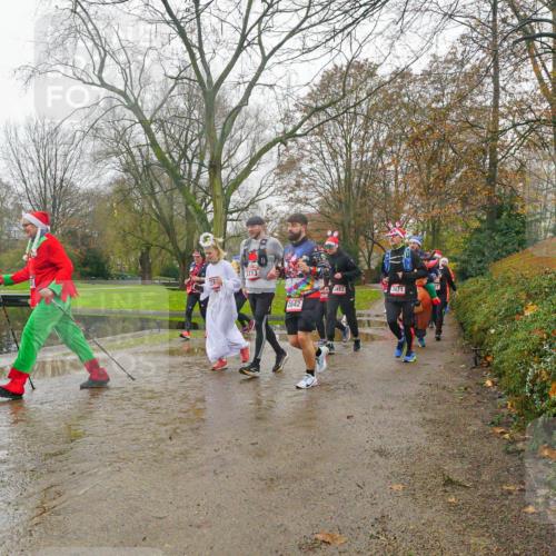 07.12.2025 - St. Pauli X-Mass-Run No. 15 Michael Burmester http://msf.ph/oto/9427712 07.12.2025 11:25:20 Laufen 3313, 2842, 3482, 3471 meine-sportfotos.de
