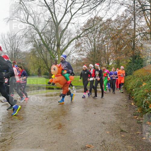 07.12.2025 - St. Pauli X-Mass-Run No. 15 Michael Burmester http://msf.ph/oto/9427719 07.12.2025 11:25:22 Laufen 34, 4427, 348, 2871, 4426 meine-sportfotos.de