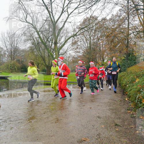 07.12.2025 - St. Pauli X-Mass-Run No. 15 Michael Burmester http://msf.ph/oto/9427729 07.12.2025 11:25:27 Laufen 3183, 3180, 1926, 2624 meine-sportfotos.de