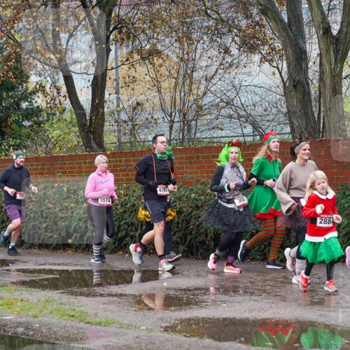 07.12.2025 - St. Pauli X-Mass-Run No. 15 Michael Burmester http://msf.ph/oto/9427907 07.12.2025 10:43:16 Laufen 1574, 4793, 2884, 831 meine-sportfotos.de