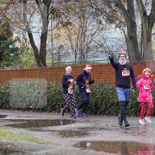 07.12.2025 - St. Pauli X-Mass-Run No. 15 Michael Burmester http://msf.ph/oto/9428005 07.12.2025 10:44:29 Laufen 1560, 155, 4574, 1584, 4568 meine-sportfotos.de