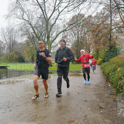 07.12.2025 - St. Pauli X-Mass-Run No. 15 Michael Burmester http://msf.ph/oto/9428008 07.12.2025 11:38:40 Laufen 299 meine-sportfotos.de