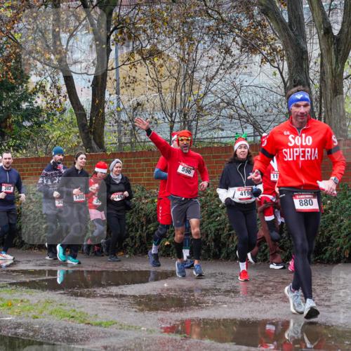 07.12.2025 - St. Pauli X-Mass-Run No. 15 Michael Burmester http://msf.ph/oto/9428052 07.12.2025 10:44:53 Laufen 429, 1430, 490, 382, 1380, 497, 342, 596, 4190, 11, 880, 659 meine-sportfotos.de
