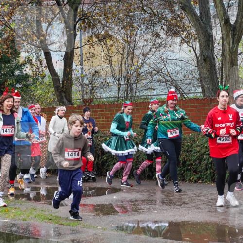 07.12.2025 - St. Pauli X-Mass-Run No. 15 Michael Burmester http://msf.ph/oto/9428115 07.12.2025 10:45:28 Laufen 1152, 223, 1412, xxxx, 55, 819, 45, 4582, 667, 458 meine-sportfotos.de
