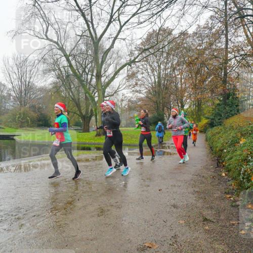 07.12.2025 - St. Pauli X-Mass-Run No. 15 Michael Burmester http://msf.ph/oto/9428119 07.12.2025 11:40:31 Laufen 90, 90 meine-sportfotos.de