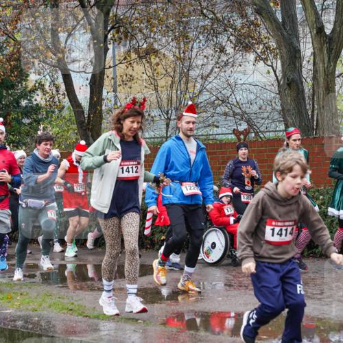 07.12.2025 - St. Pauli X-Mass-Run No. 15 Michael Burmester http://msf.ph/oto/9428120 07.12.2025 10:45:30 Laufen 1223, 1477, 1463, 1252, 1412, 122, 137, 1355, xxxx, 1694 meine-sportfotos.de