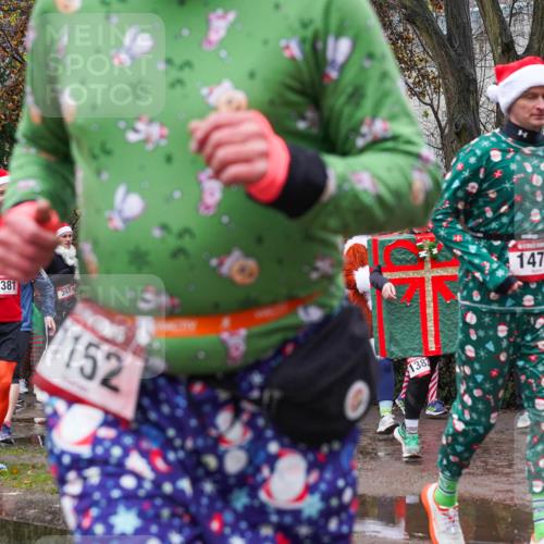 07.12.2025 - St. Pauli X-Mass-Run No. 15 Michael Burmester http://msf.ph/oto/9428137 07.12.2025 10:45:35 Laufen 1123, 110, 1381, 397, 152, 1383, 1477 meine-sportfotos.de