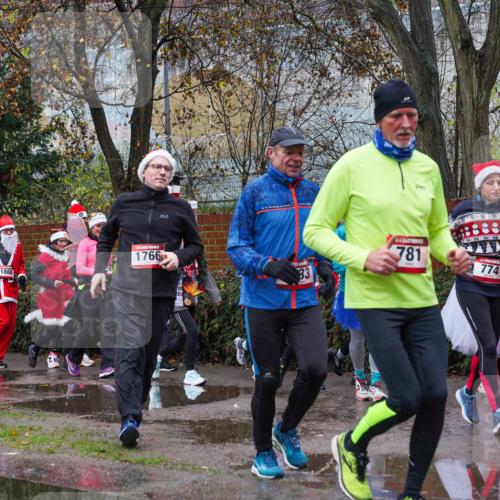 07.12.2025 - St. Pauli X-Mass-Run No. 15 Michael Burmester http://msf.ph/oto/9428167 07.12.2025 10:45:46 Laufen 149, 1866, 1766, 781, 83, 774, 446 meine-sportfotos.de