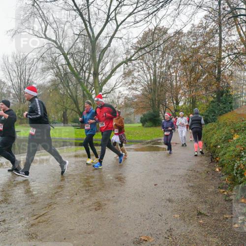 07.12.2025 - St. Pauli X-Mass-Run No. 15 Michael Burmester http://msf.ph/oto/9428176 07.12.2025 11:41:15 Laufen 375, 3463, 3385, 1225 meine-sportfotos.de