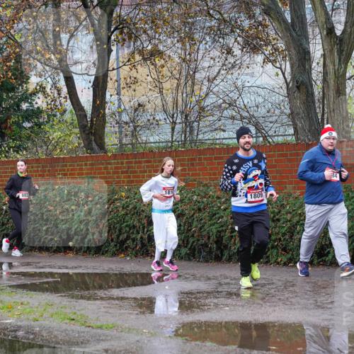 07.12.2025 - St. Pauli X-Mass-Run No. 15 Michael Burmester http://msf.ph/oto/9428181 07.12.2025 10:45:59 Laufen 688, 693, 1776, 181, 1809, 34 meine-sportfotos.de