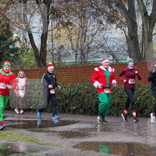07.12.2025 - St. Pauli X-Mass-Run No. 15 Michael Burmester http://msf.ph/oto/9428187 07.12.2025 10:46:02 Laufen 1186, 142, 2040, 688, 693, 1420, 1778, 1776 meine-sportfotos.de
