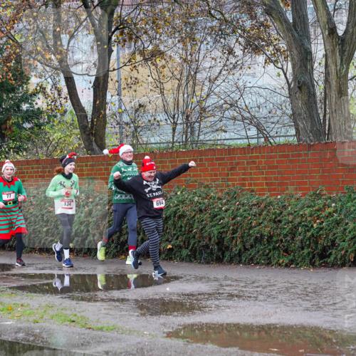 07.12.2025 - St. Pauli X-Mass-Run No. 15 Michael Burmester http://msf.ph/oto/9428203 07.12.2025 10:46:34 Laufen 77, 134, 694 meine-sportfotos.de