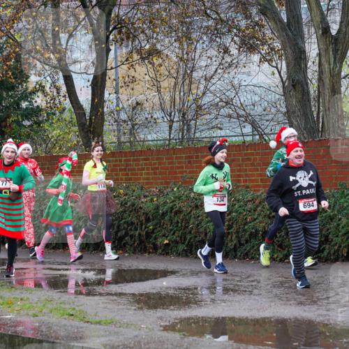07.12.2025 - St. Pauli X-Mass-Run No. 15 Michael Burmester http://msf.ph/oto/9428206 07.12.2025 10:46:36 Laufen 77, 1146, 134, 694 meine-sportfotos.de