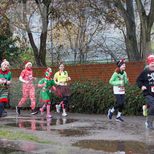 07.12.2025 - St. Pauli X-Mass-Run No. 15 Michael Burmester http://msf.ph/oto/9428208 07.12.2025 10:46:36 Laufen 77, 1146, 134, 694 meine-sportfotos.de