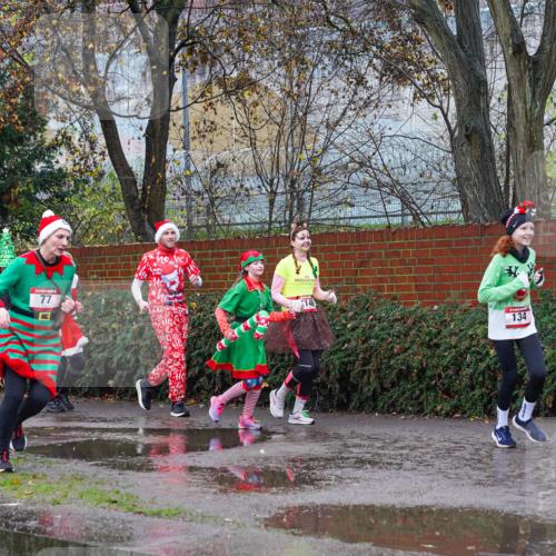 07.12.2025 - St. Pauli X-Mass-Run No. 15 Michael Burmester http://msf.ph/oto/9428210 07.12.2025 10:46:36 Laufen 77, 134, 694 meine-sportfotos.de