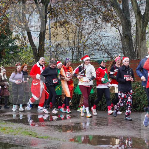 07.12.2025 - St. Pauli X-Mass-Run No. 15 Michael Burmester http://msf.ph/oto/9428234 07.12.2025 10:46:51 Laufen 335, 1692, 29, 175, 4804 meine-sportfotos.de