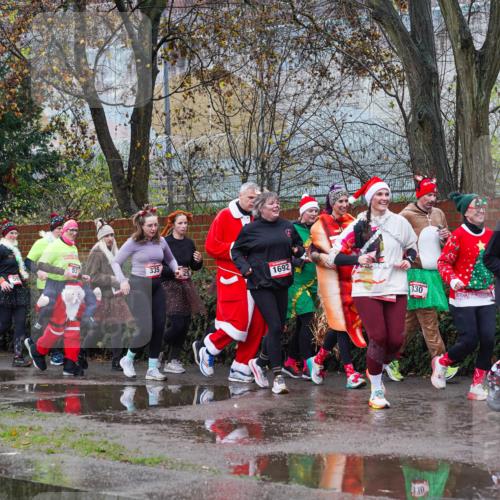 07.12.2025 - St. Pauli X-Mass-Run No. 15 Michael Burmester http://msf.ph/oto/9428237 07.12.2025 10:46:52 Laufen 619, 496, 335, 1692, 330, 330, 4795 meine-sportfotos.de