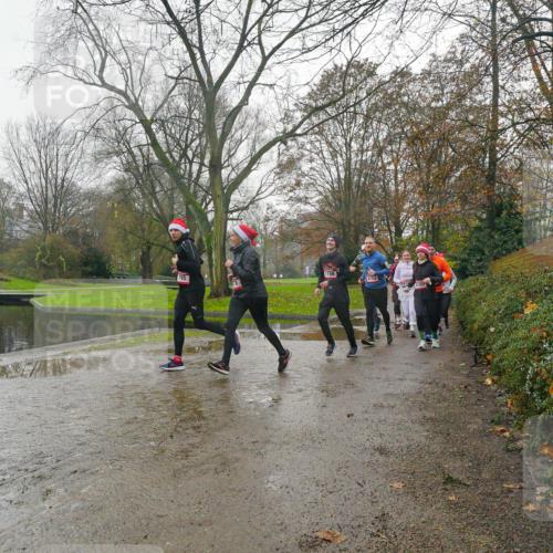 07.12.2025 - St. Pauli X-Mass-Run No. 15 Michael Burmester http://msf.ph/oto/9428264 07.12.2025 11:42:24 Laufen 1786 meine-sportfotos.de