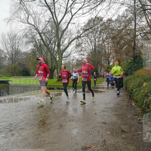 07.12.2025 - St. Pauli X-Mass-Run No. 15 Michael Burmester http://msf.ph/oto/9428282 07.12.2025 11:42:37 Laufen 1995, 3992, 3990 meine-sportfotos.de