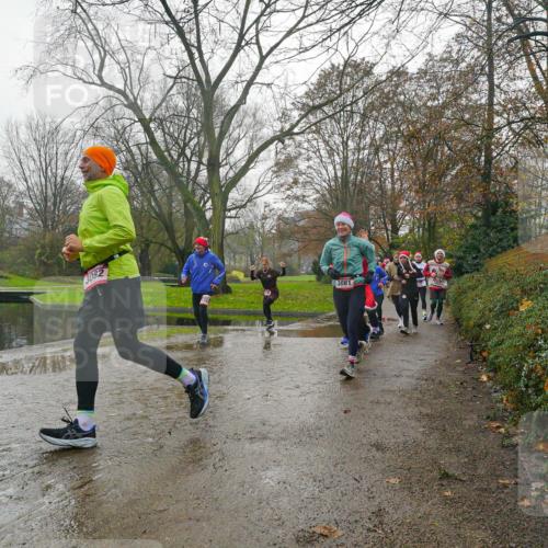 07.12.2025 - St. Pauli X-Mass-Run No. 15 Michael Burmester http://msf.ph/oto/9428288 07.12.2025 11:42:39 Laufen 3082, 3081 meine-sportfotos.de