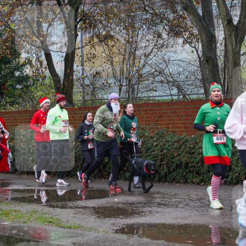 07.12.2025 - St. Pauli X-Mass-Run No. 15 Michael Burmester http://msf.ph/oto/9428315 07.12.2025 10:47:21 Laufen 1802, 1802, 388, 416, 681, 863 meine-sportfotos.de
