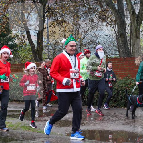 07.12.2025 - St. Pauli X-Mass-Run No. 15 Michael Burmester http://msf.ph/oto/9428319 07.12.2025 10:47:22 Laufen 7, 67, 1770, 1802, 1802, 2, 1714, 416, 1711 meine-sportfotos.de