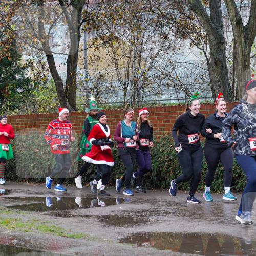 07.12.2025 - St. Pauli X-Mass-Run No. 15 Michael Burmester http://msf.ph/oto/9428336 07.12.2025 10:47:38 Laufen 1646, 1647, 684, 787, 88, 1662, 909 meine-sportfotos.de