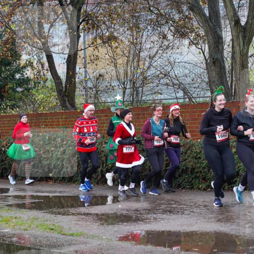 07.12.2025 - St. Pauli X-Mass-Run No. 15 Michael Burmester http://msf.ph/oto/9428337 07.12.2025 10:47:38 Laufen 1646, 1647, 684, 690, 777, 787, 08, 788, 1662, 1664 meine-sportfotos.de